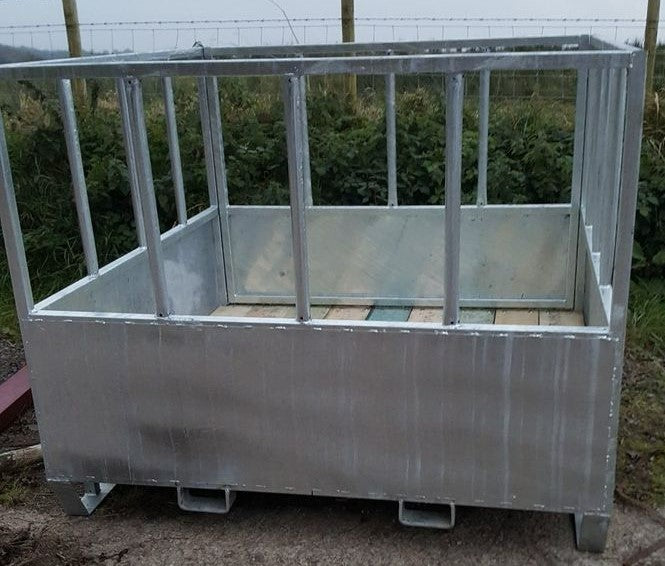 6x6ft Square Cattle Feeder