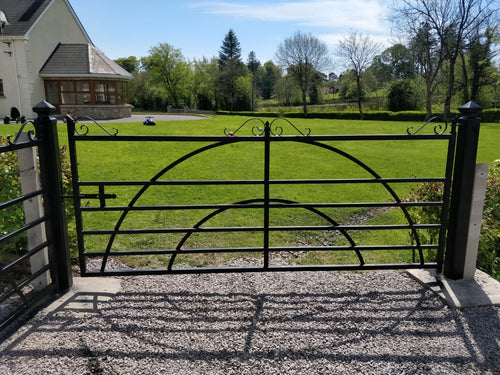 Traditional Gates Painted Galvanised Hoops from Leam Agri Ltd, Tempo, County Fermanagh, Northern Ireland. Serving Fermanagh, Tyrone, Antrim, Down, Londonderry, Armagh, Cavan, Leitrim, Sligo, Monaghan, Donegal, Dublin Carlow, Clare, Cork, Galway, Kerry, Kildare, Kilkenny, Laois, Limerick, Longford, Louth, Mayo, Meath, Monaghan, Offaly, Roscommon, Tipperary, Waterford, Westmeath, Wexford and Wicklow and throughout the United Kingdom