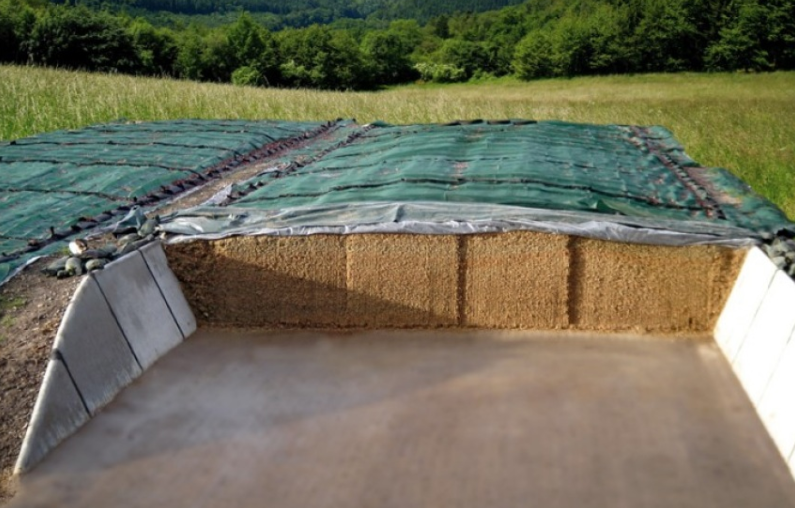 Silage Stack Netting Rothalene Silage Protection Net – Leam Agri Ltd